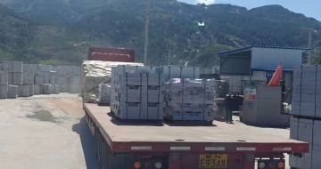 陕西 芝麻白仿形路沿石，直形路沿石