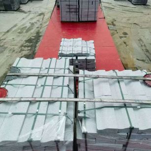 陕西 芝麻白仿形加直形路沿石出货日常