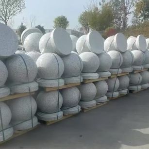 陕西 白麻花岗岩石材圆球，石球，挡车球，隔离球，景观石球，风水球等