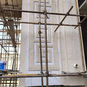 陕西 黄金麻花岗岩别墅外墙干挂回纹造型效果