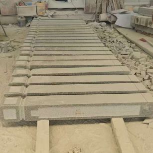 陕西 芝麻白异形加工雕刻-栏杆大柱，方柱