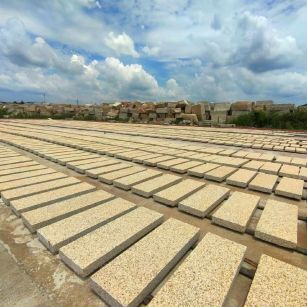 陕西 黄金麻荔枝面花岗岩石材地铺石防护中
