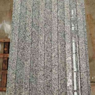 陕西 芝麻白花岗岩荔枝面雕刻盲道，盲条