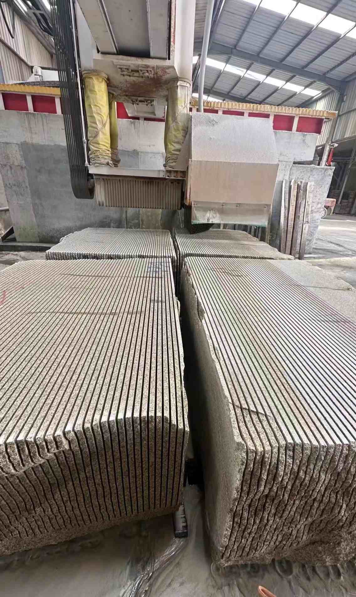 陕西 车间生产日常，黄金麻白麻花岗岩