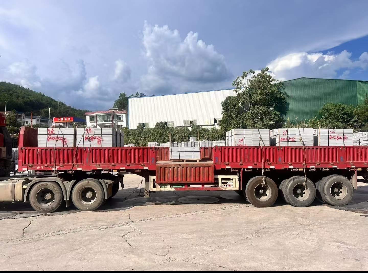 陕西 芝麻灰花岗岩地铺石出货日常