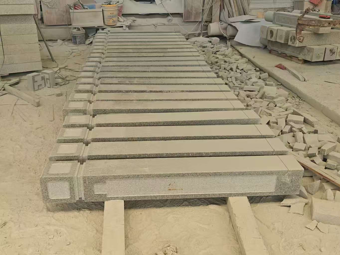 陕西 芝麻白异形加工雕刻-栏杆大柱，方柱