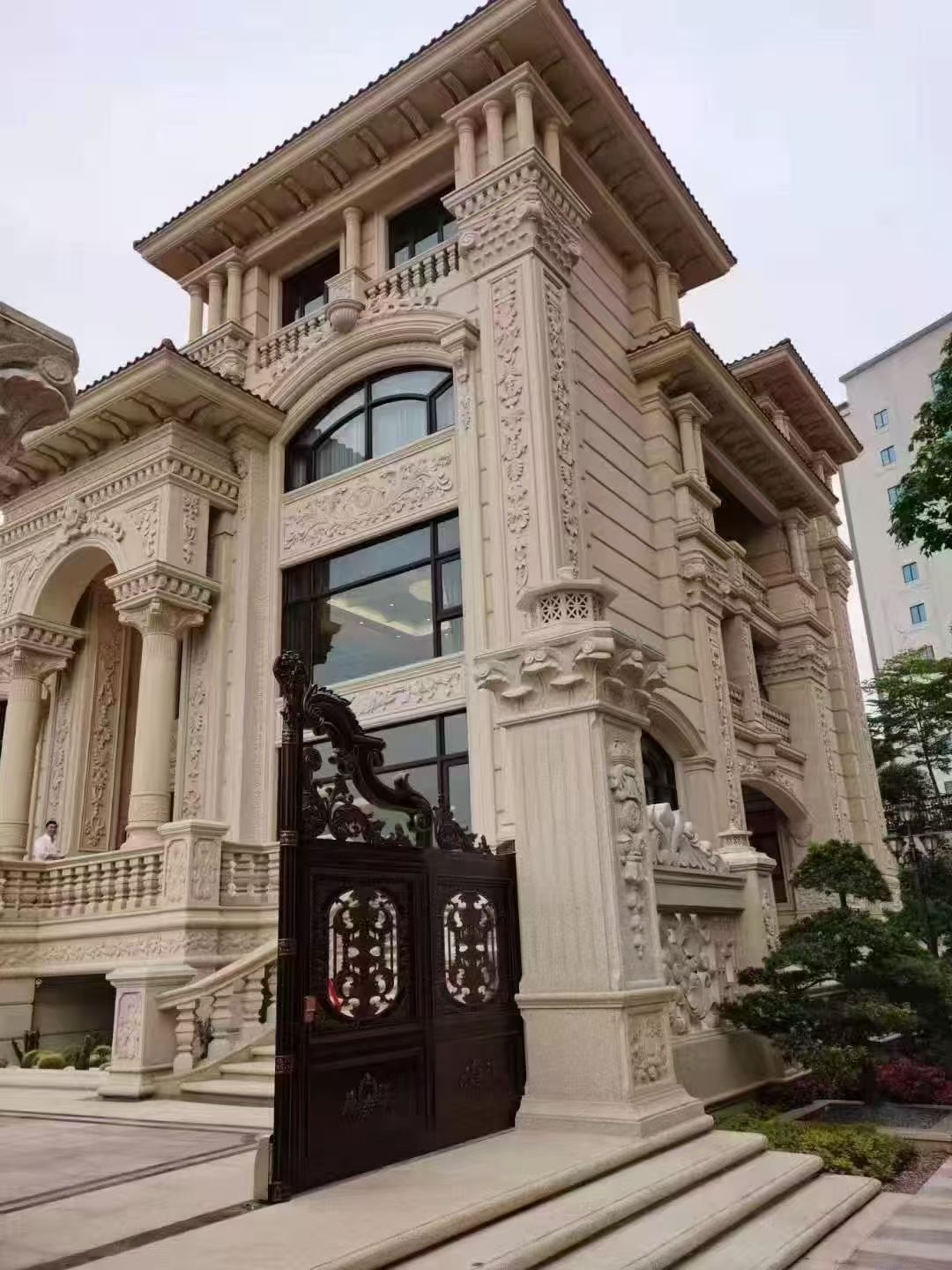 陕西 黄金麻花岗岩别墅外墙干挂效果展示