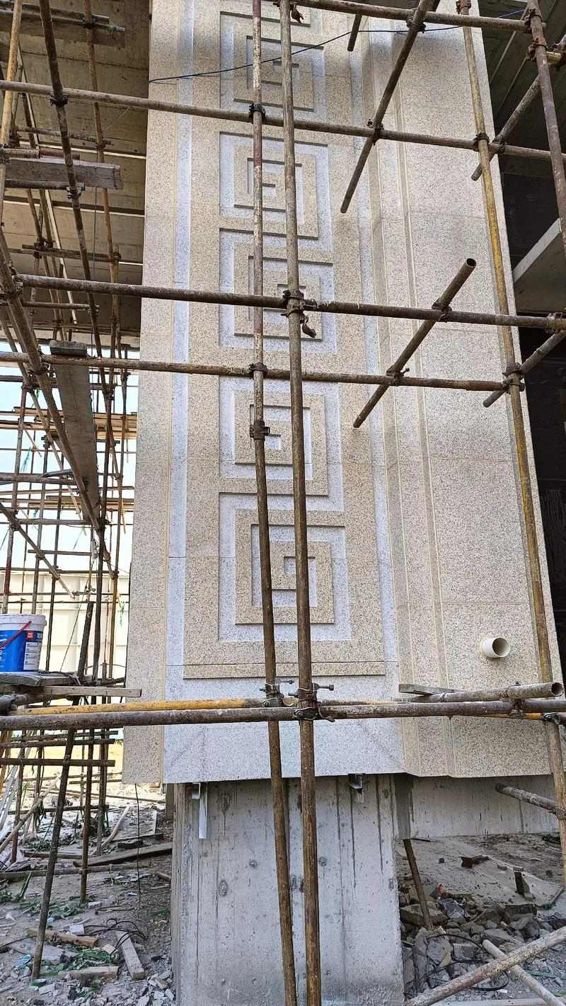 陕西 黄金麻花岗岩别墅外墙干挂回纹造型效果