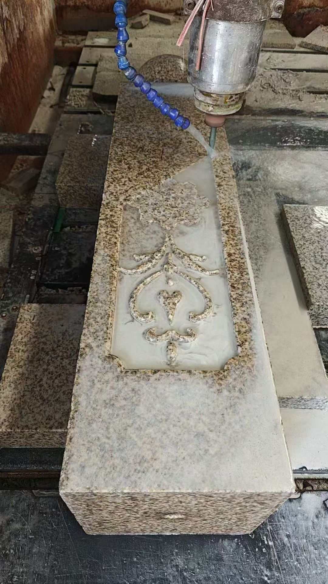 陕西 黄金麻花岗岩异形加工雕刻栏杆大柱