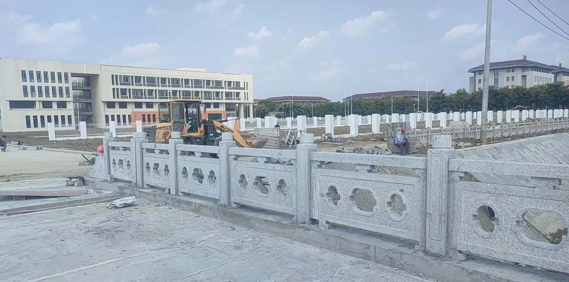 陕西 白麻花岗岩荔枝面河道栏杆