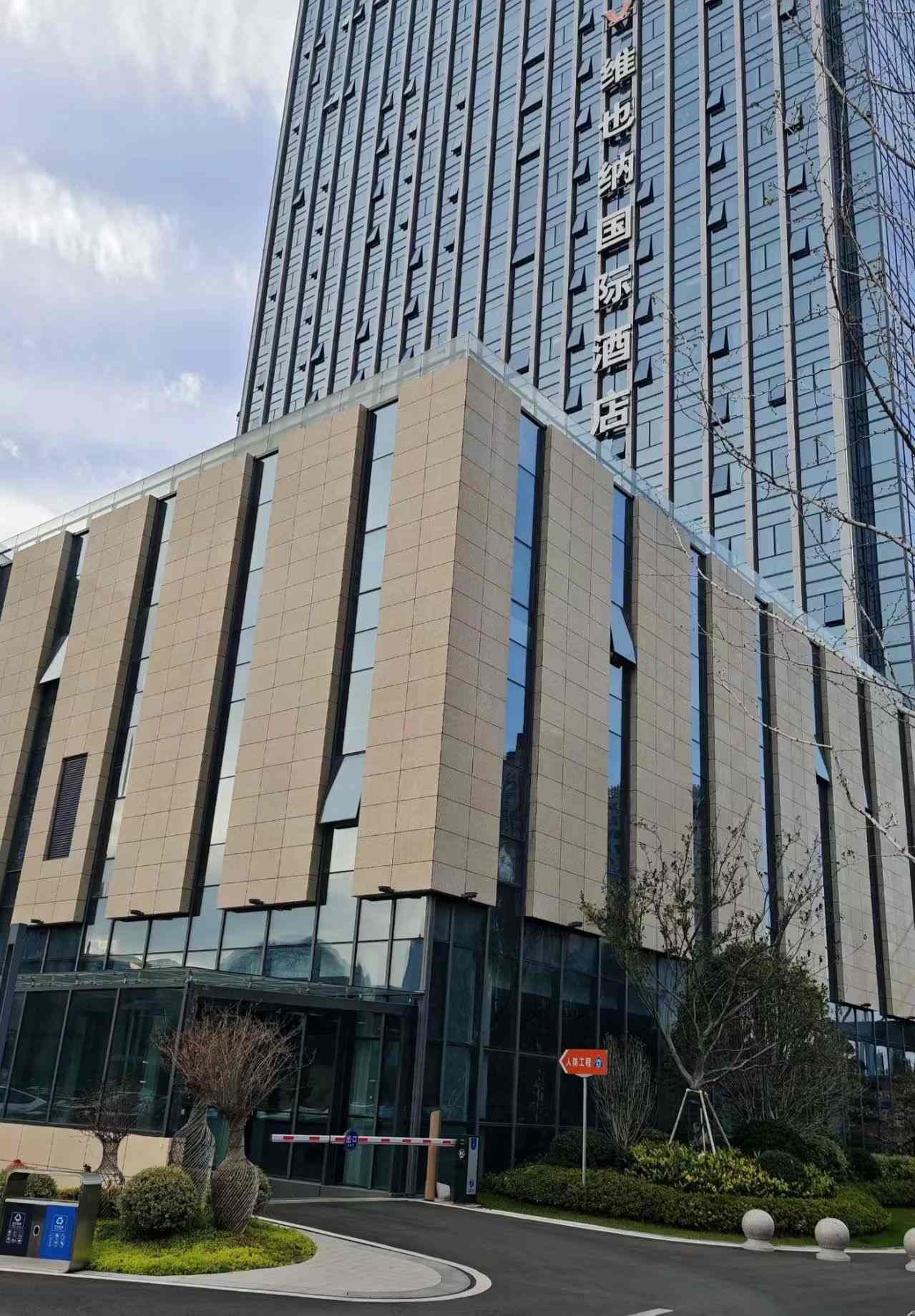 陕西 黄金麻花岗岩外墙干挂