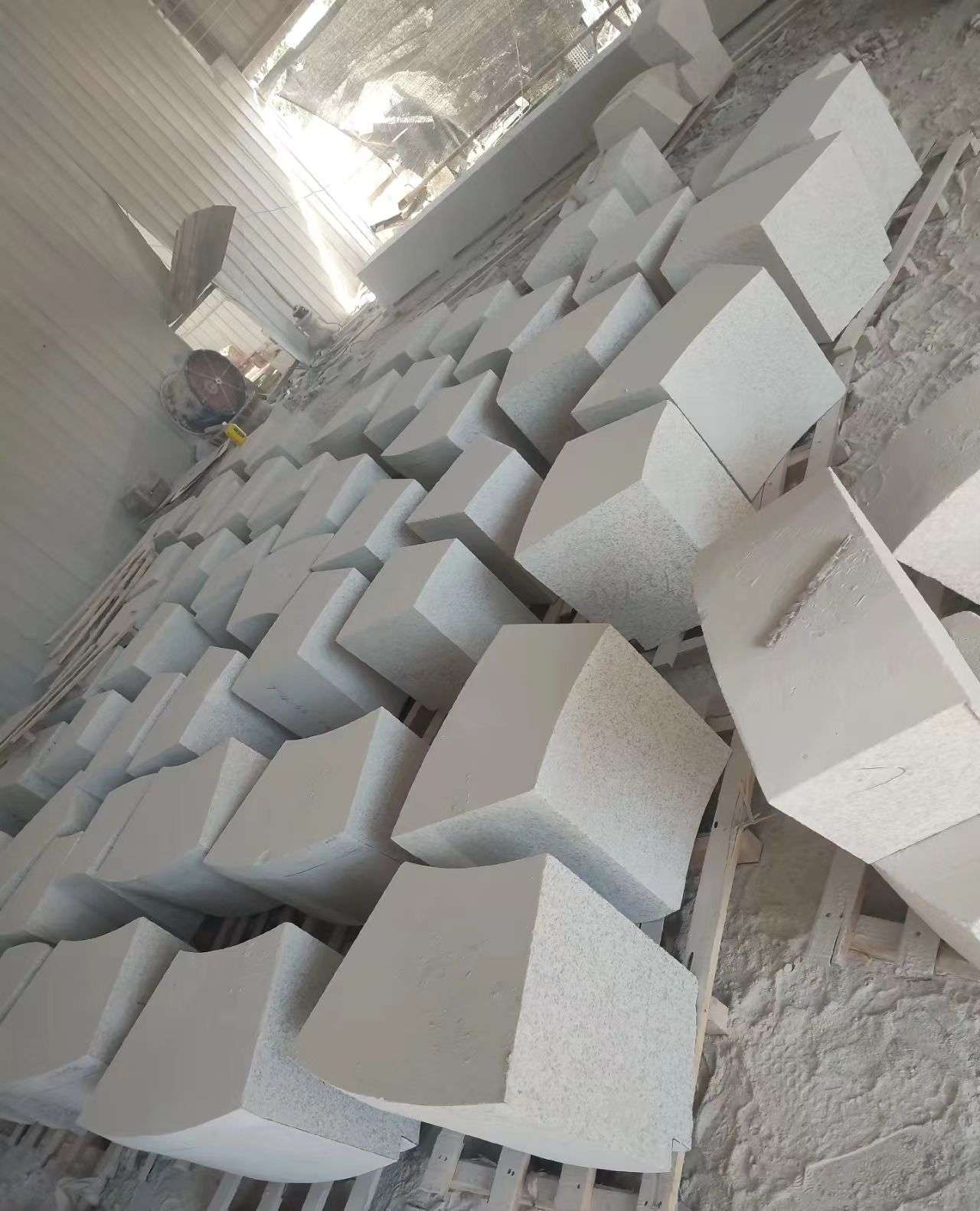 陕西 白麻花岗岩异形坐凳