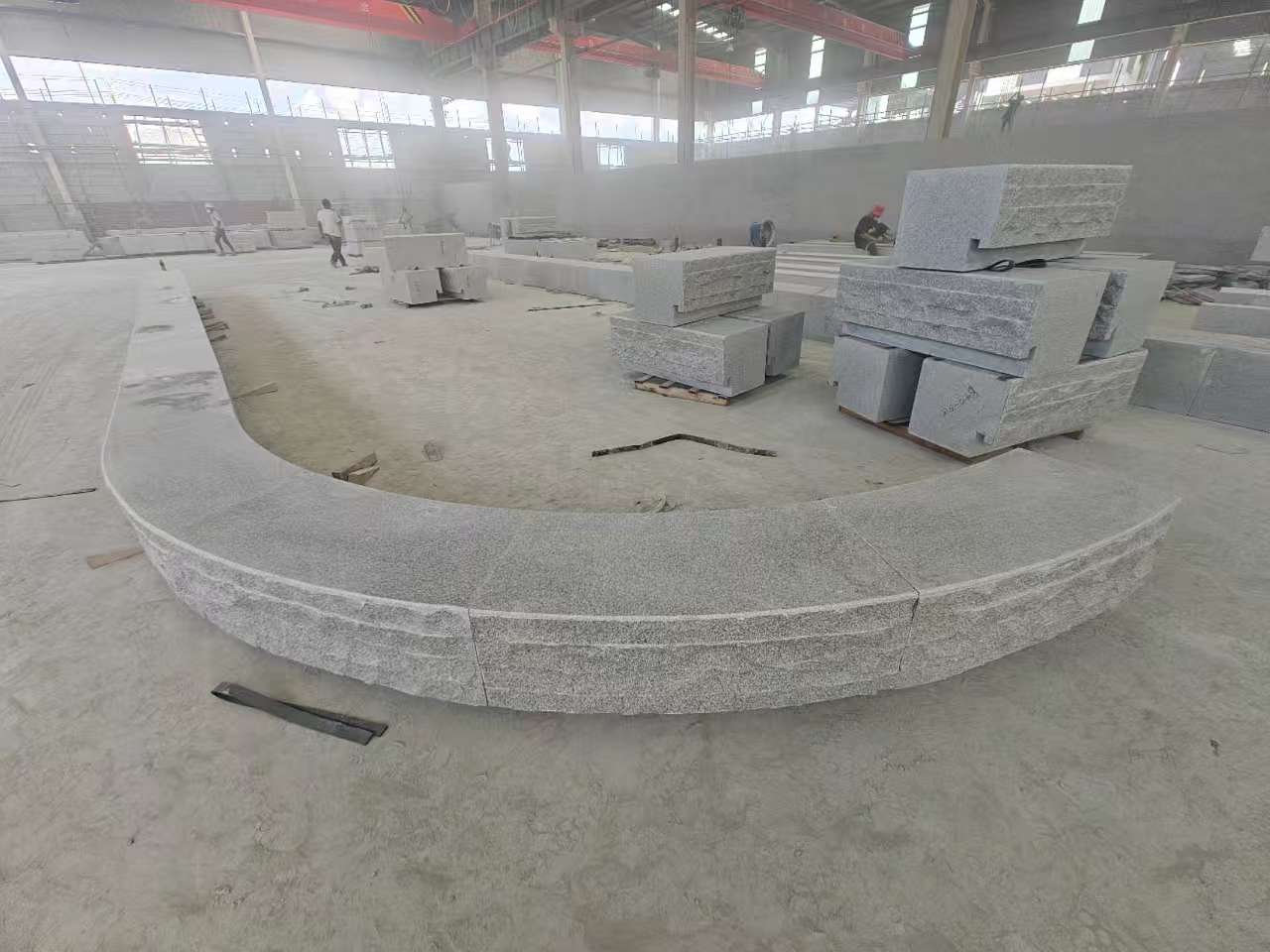 陕西 芝麻白异形坐凳，自然面光面弧形加工