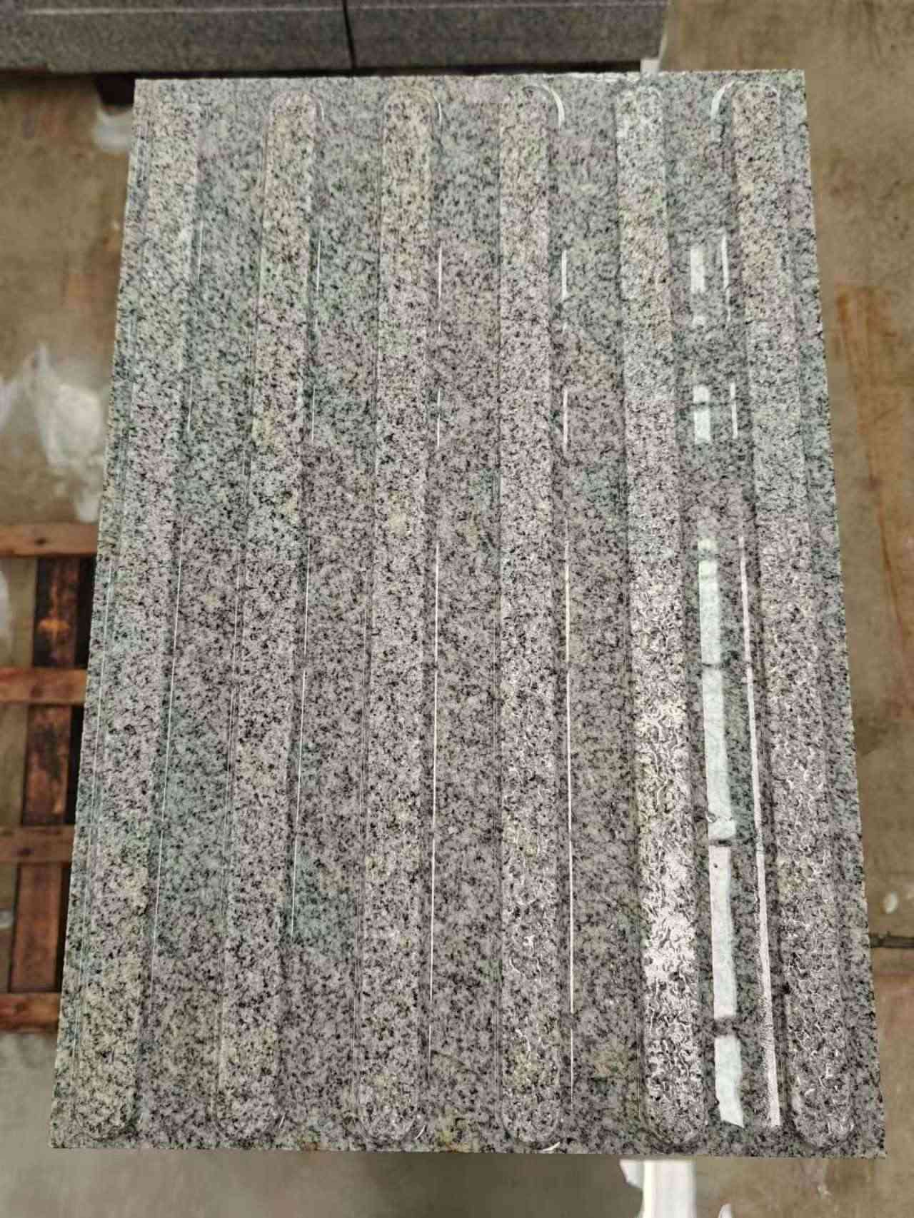 陕西 芝麻白花岗岩荔枝面雕刻盲道，盲条