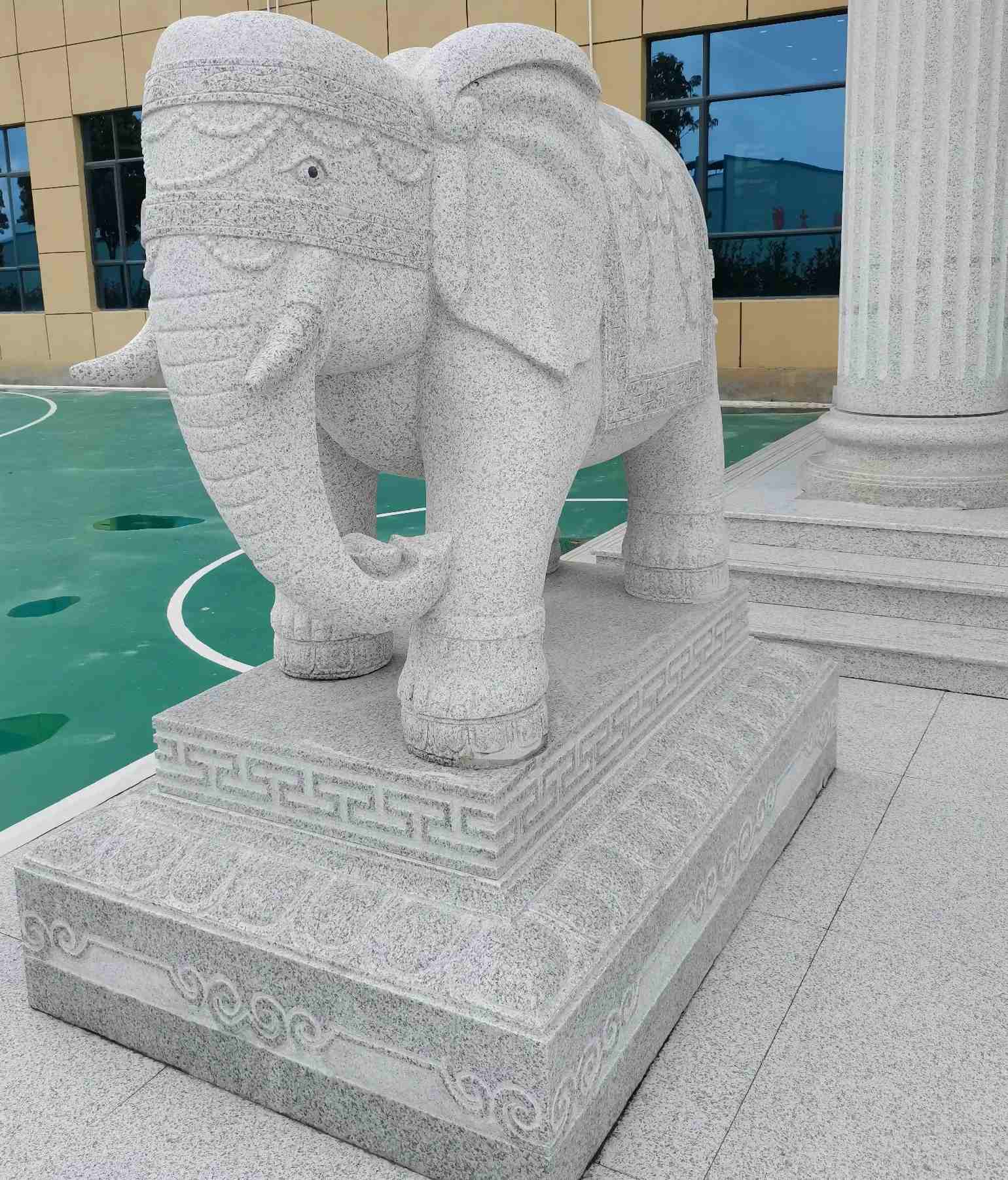 陕西 白麻花岗岩动物异形石雕-大象