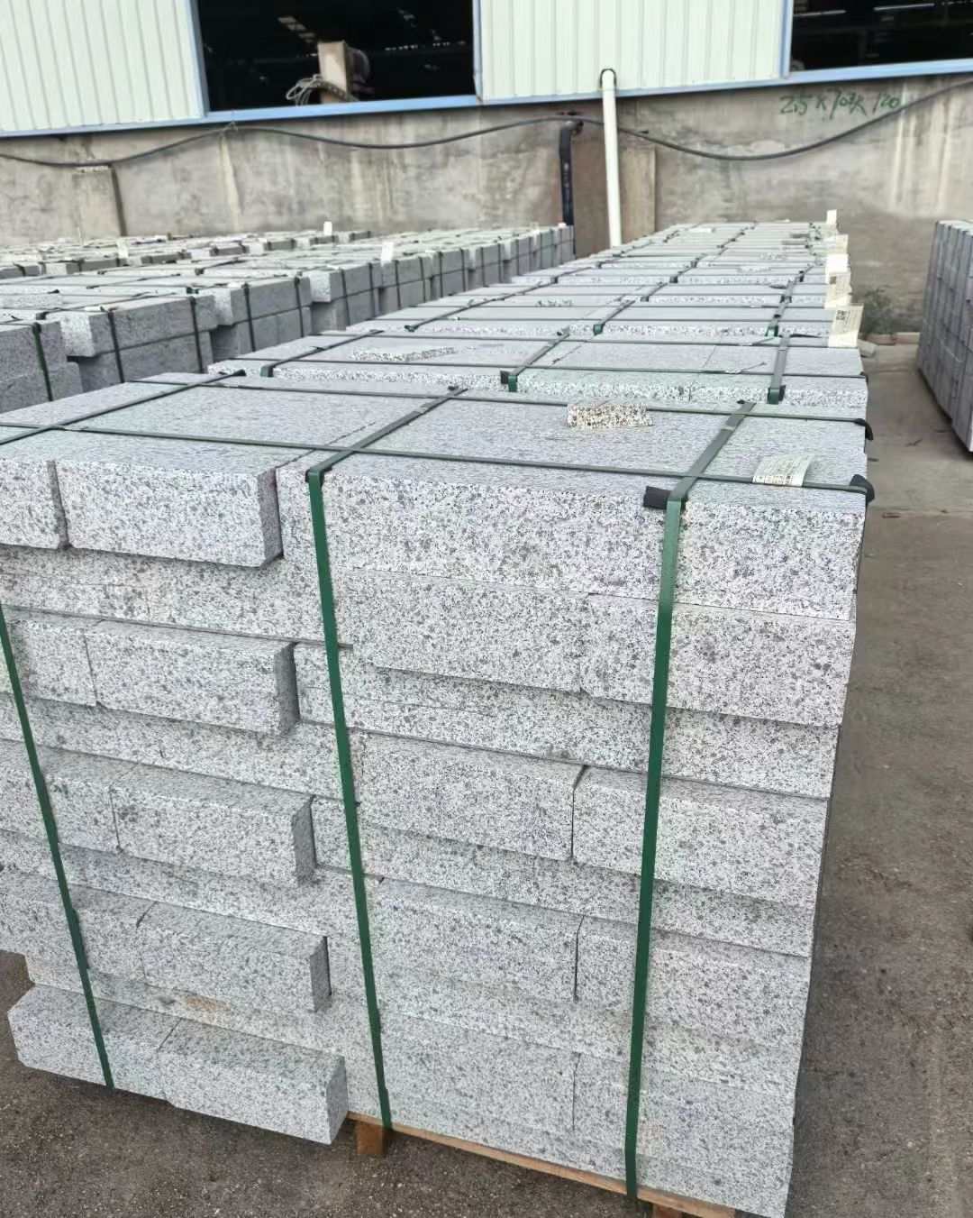 陕西 白麻花岗岩路沿石，弧形路沿石，道牙石，马路牙子，界石，路缘石，平沿石，直岩石，平缘石等